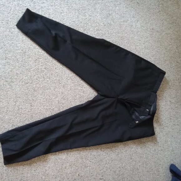 Joseph Abboud Black Suit - Picture 3 of 3